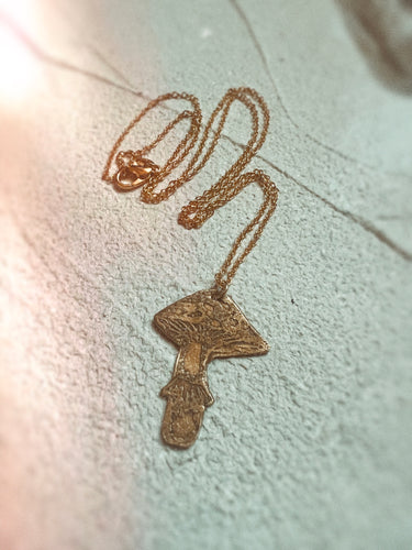 TOADSTOOL etched mushroom necklace