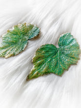 Load image into Gallery viewer, DREAMGAZE begonia leaf earrings